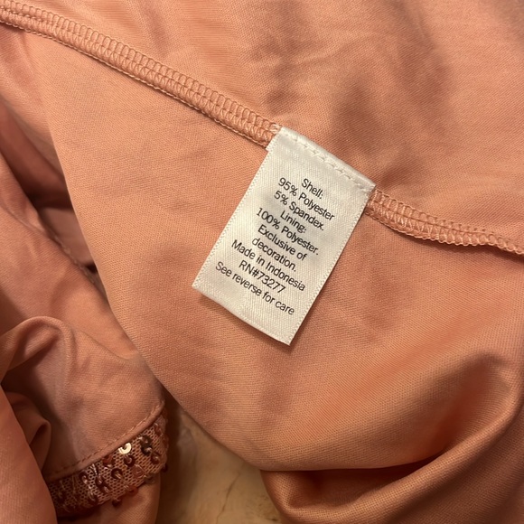 Lost in the 🔥 
NWT LC Lauren Conrad Shimmering Peach Sequined Minidress - Picture 7 of 7